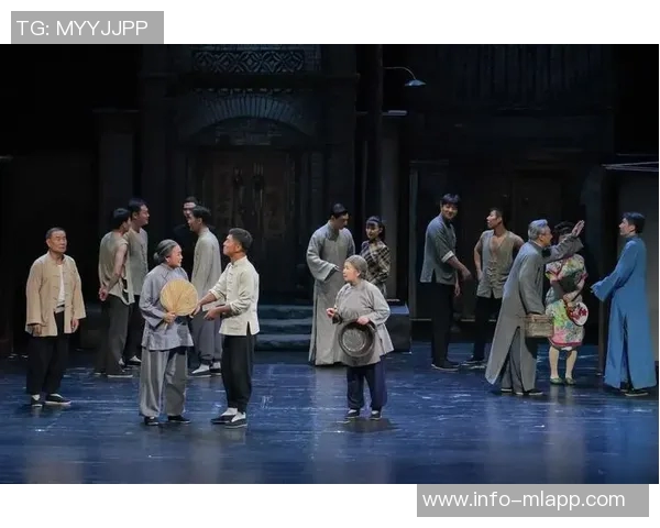 蒯纪与毛伟杰轻松合影归沪期待新赛季精彩表现